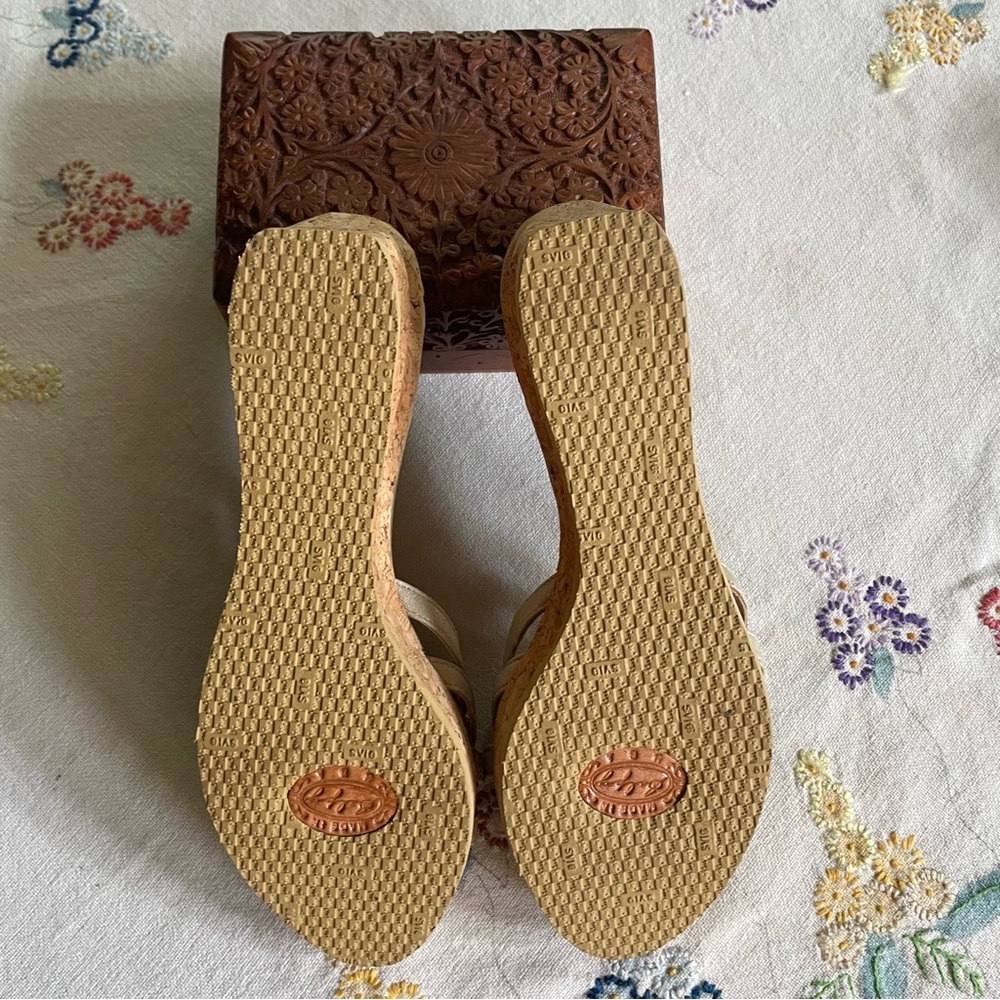 Salpy Handmade Leather w/ Cork Wedge Sandal. Beaded Detailing. Size 9 - Picture 5 of 15